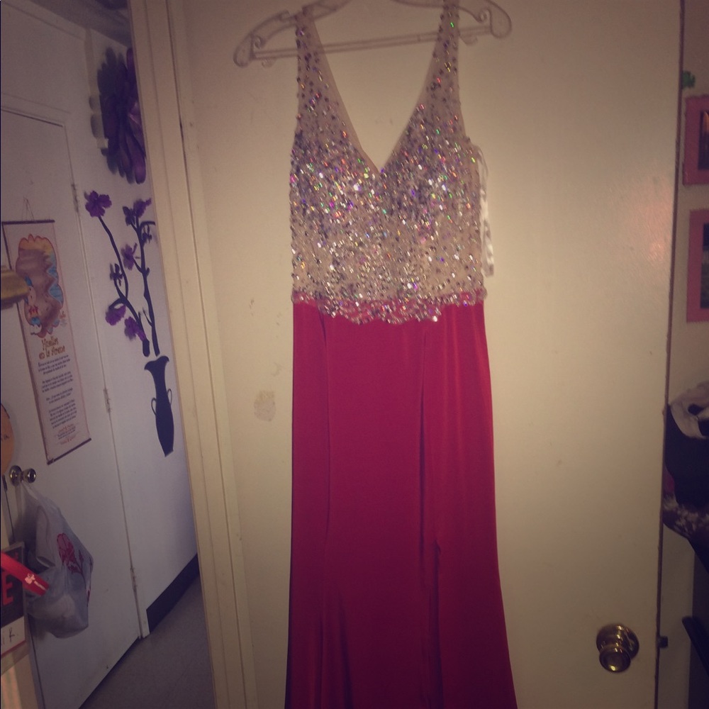 Prom dress only worn once like new